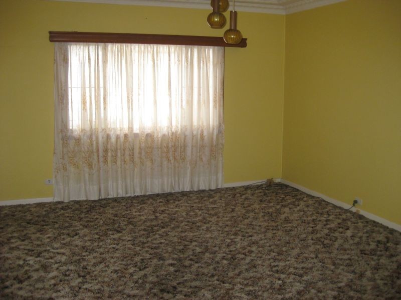 44 Desmond Street, Cessnock NSW 2325