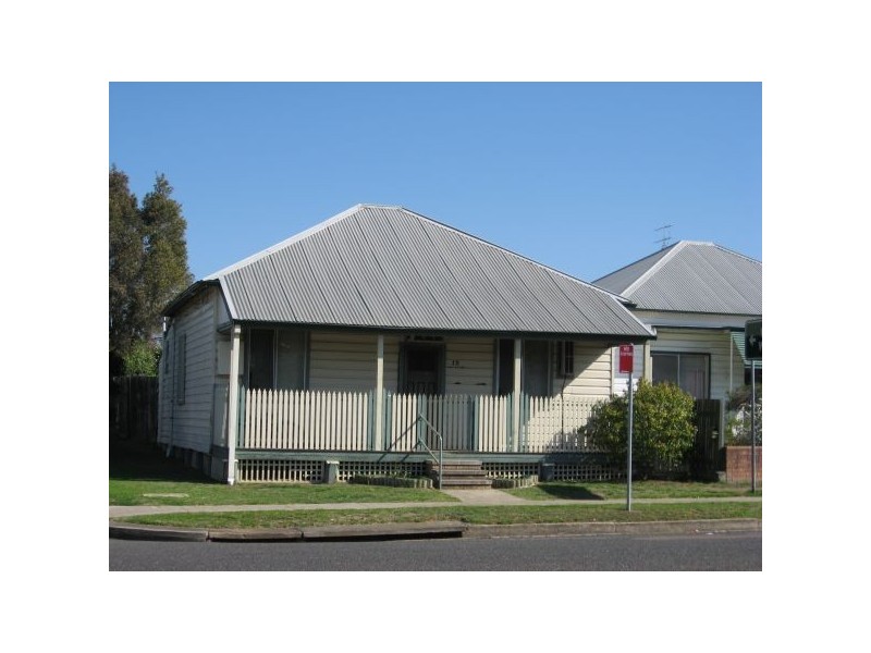 12   West Avenue, Cessnock NSW 2325