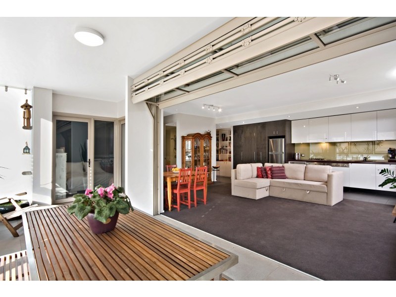 2207/4 Sterling Circuit, Camperdown NSW 2050