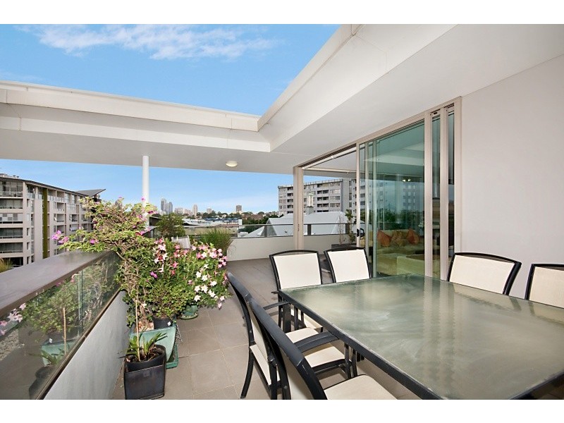 1602/2 Sterling Circuit, Camperdown NSW 2050