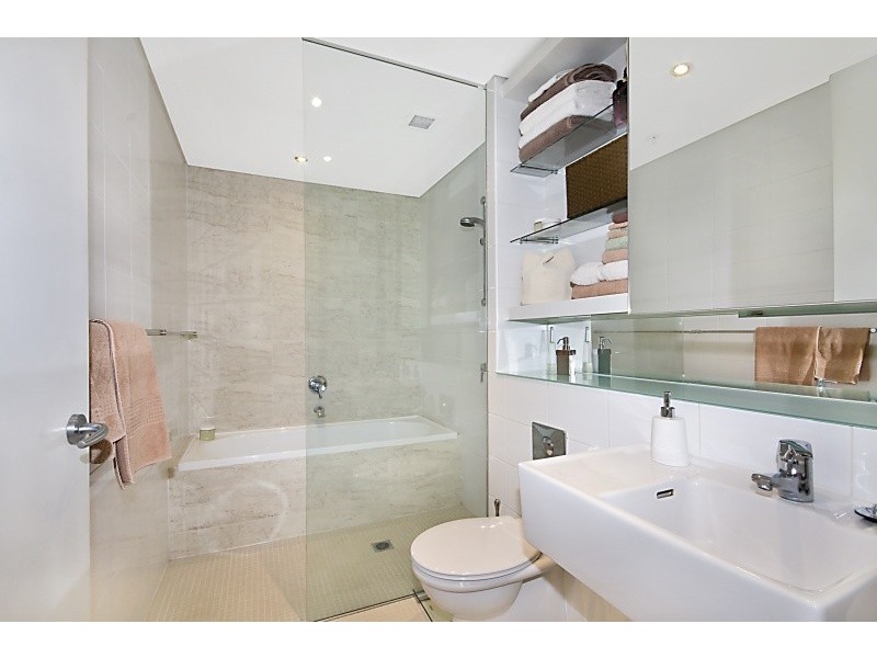 710/7 Sterling Circuit, Camperdown NSW 2050