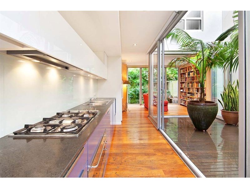 4/9 Sterling Circuit, Camperdown NSW 2050