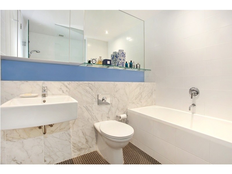 2513/4 Sterling Circuit, Camperdown NSW 2050