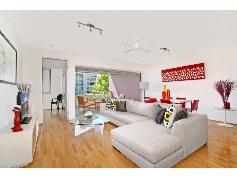 2511/4 Sterling Circuit, Camperdown NSW 2050