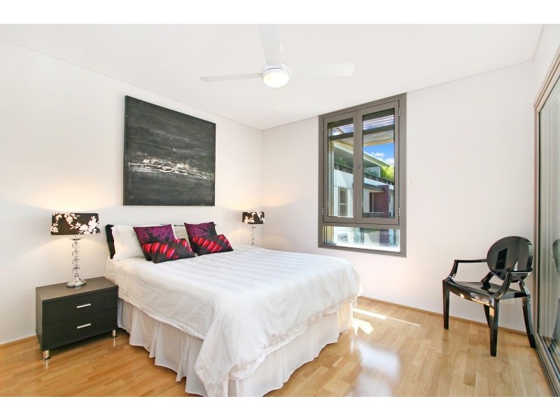 2511/4 Sterling Circuit, Camperdown NSW 2050