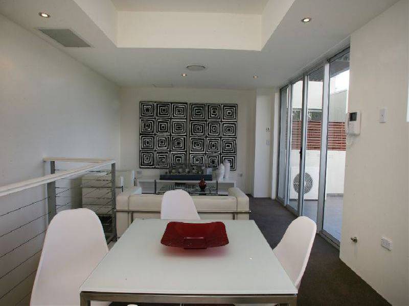 17/1  Goodsell Street, St Peters NSW 2044