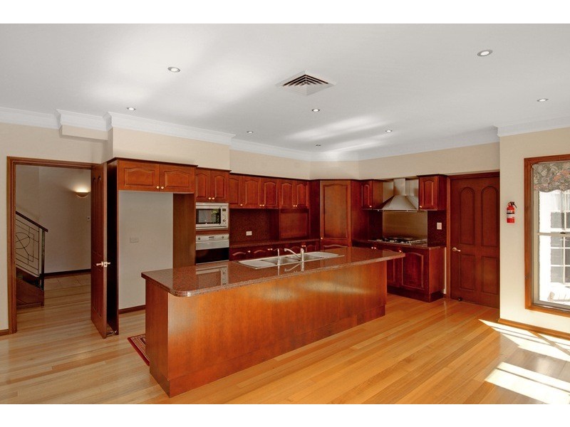 44 Highland Drive, Bowral NSW 2576