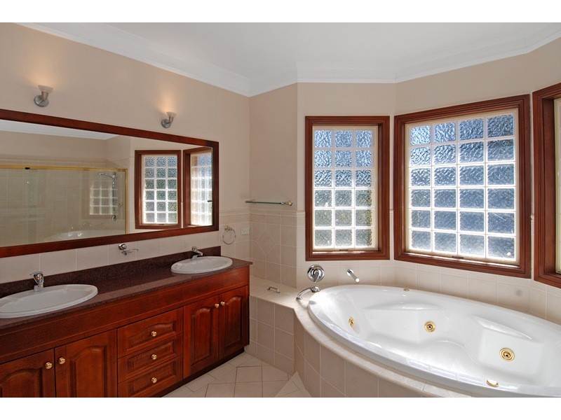 44 Highland Drive, Bowral NSW 2576