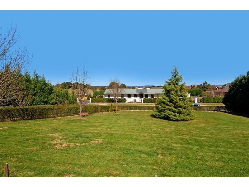 44 Highland Drive, Bowral NSW 2576