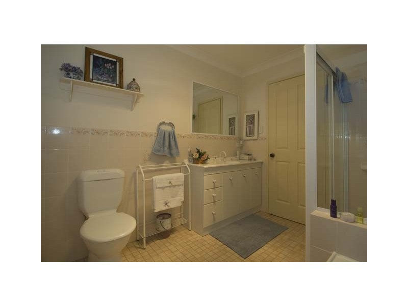 9 Links Place, Willow Vale NSW 2575