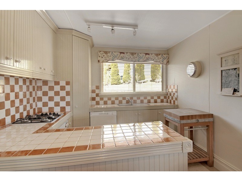 2024 Kangaloon Road, East Kangaloon NSW 2576