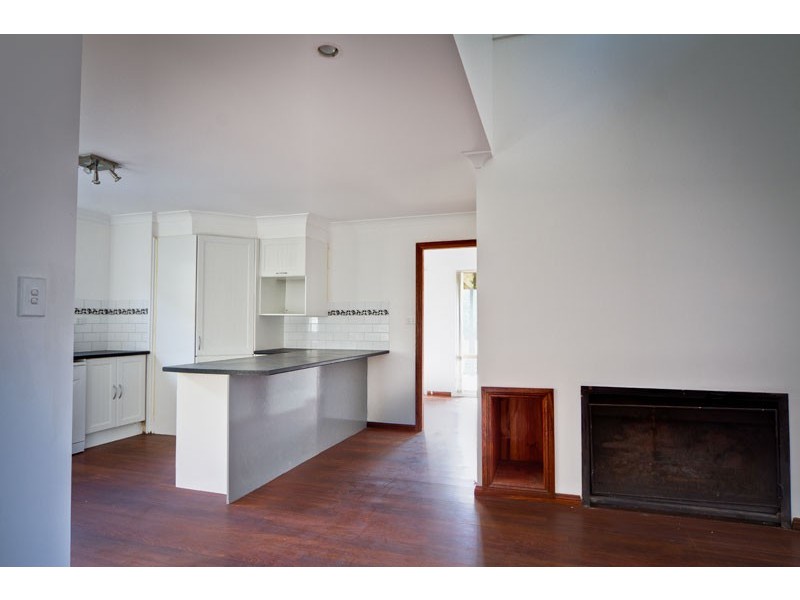 33 South Street OPEN Saturday 19th & 26th Nov 11:00am-11.45am, Robertson NSW 2577