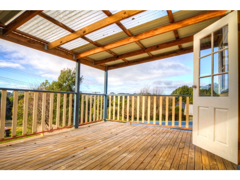 33 South Street OPEN Saturday 19th & 26th Nov 11:00am-11.45am, Robertson NSW 2577