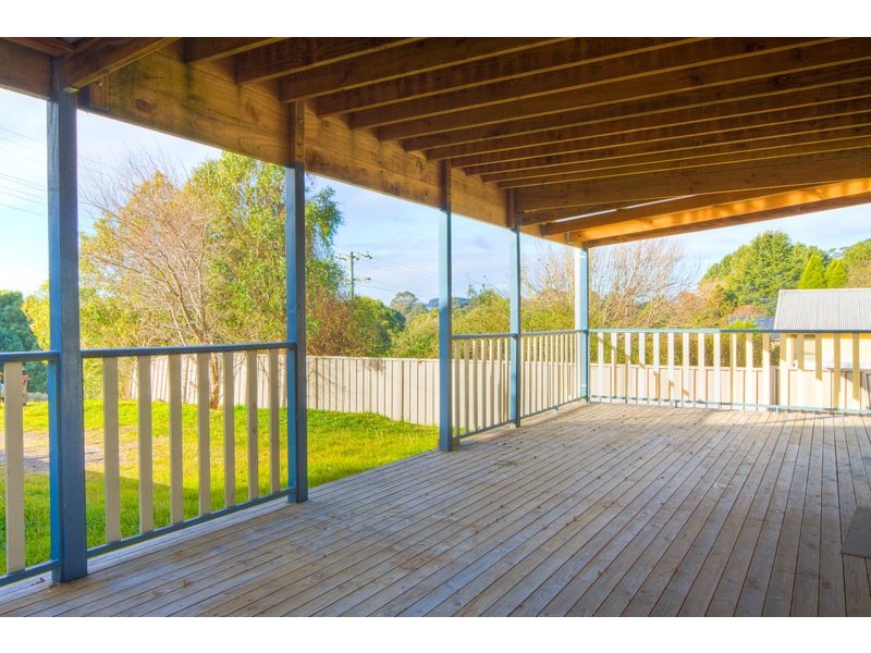 33 South Street OPEN Saturday 19th & 26th Nov 11:00am-11.45am, Robertson NSW 2577