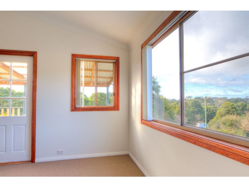 33 South Street OPEN Saturday 19th & 26th Nov 11:00am-11.45am, Robertson NSW 2577