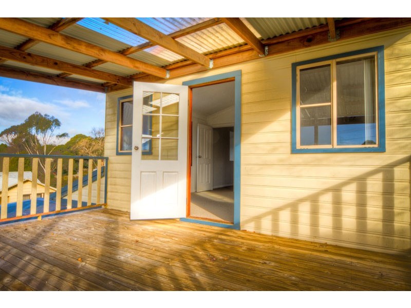 33 South Street OPEN Saturday 19th & 26th Nov 11:00am-11.45am, Robertson NSW 2577