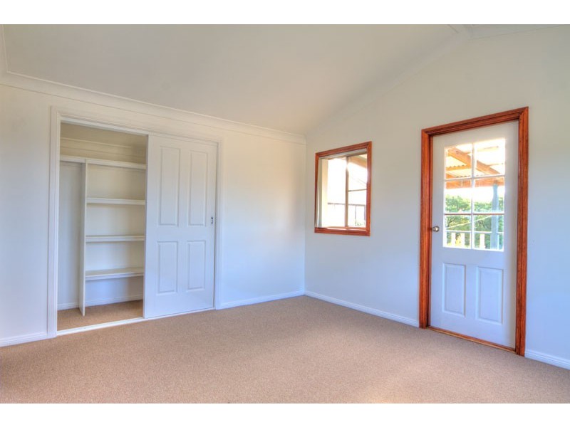 33 South Street OPEN Saturday 19th & 26th Nov 11:00am-11.45am, Robertson NSW 2577