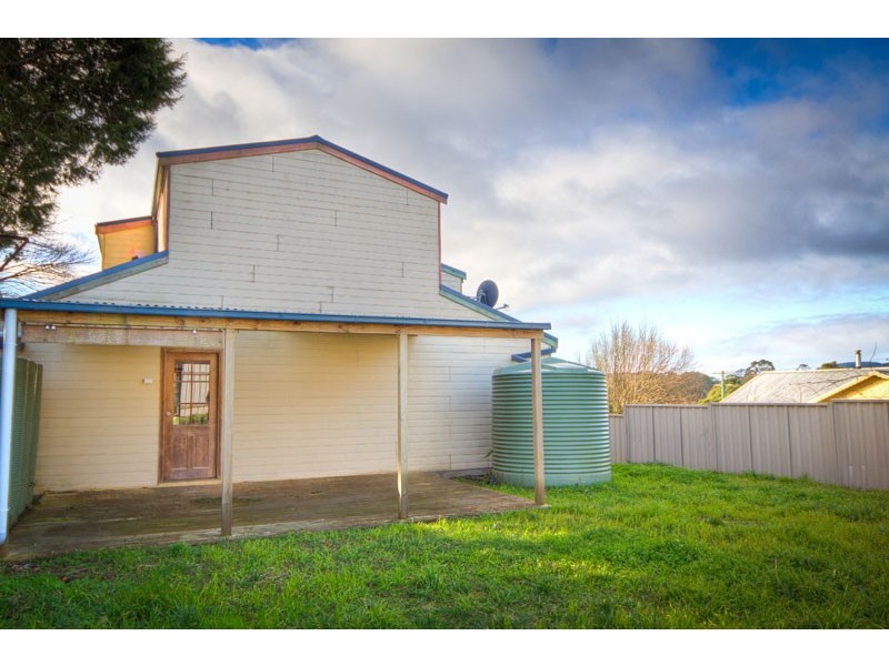 33 South Street OPEN Saturday 19th & 26th Nov 11:00am-11.45am, Robertson NSW 2577