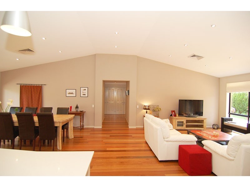 22 Parmenter Court, Bowral NSW 2576