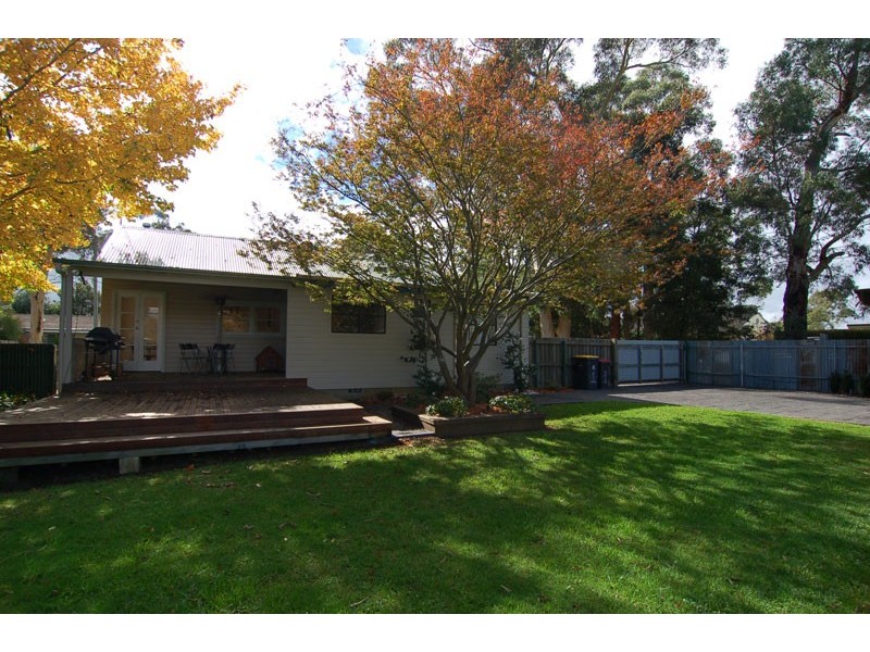 1 Knowles Road, Aylmerton NSW 2575