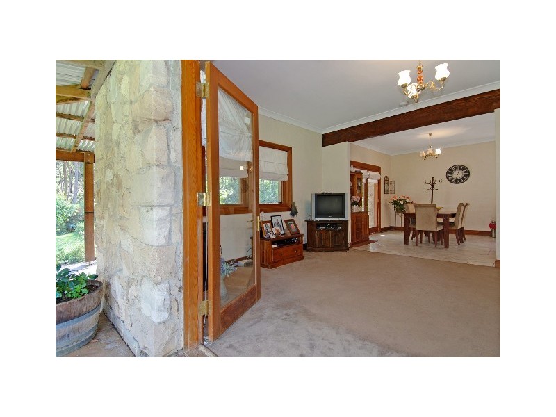 33  Azalea, Colo Vale NSW 2575