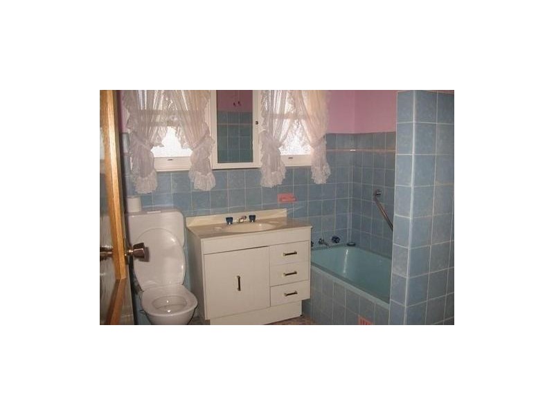 2a  Moore Street, Cabarita NSW 2137