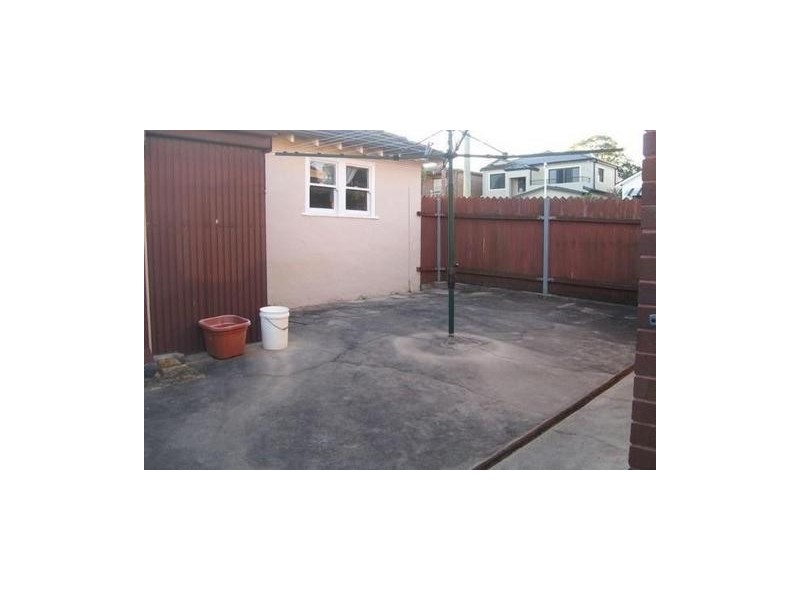 2a  Moore Street, Cabarita NSW 2137