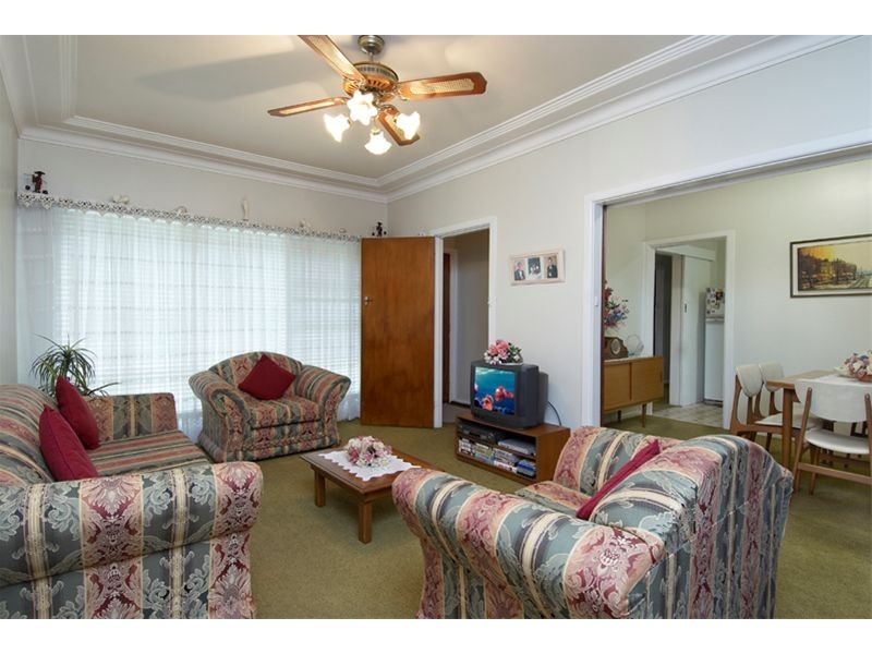 1  Morris Avenue, Croydon Park NSW 2133