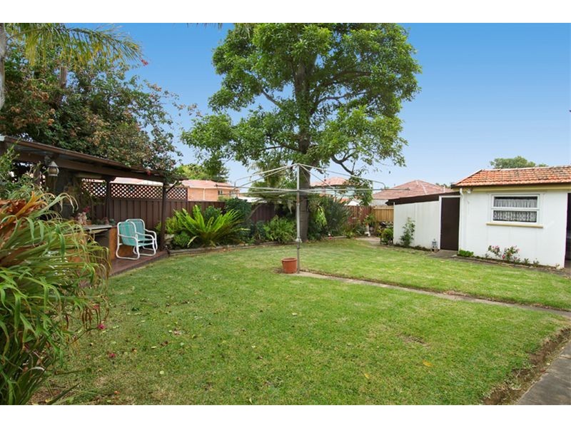 1  Morris Avenue, Croydon Park NSW 2133