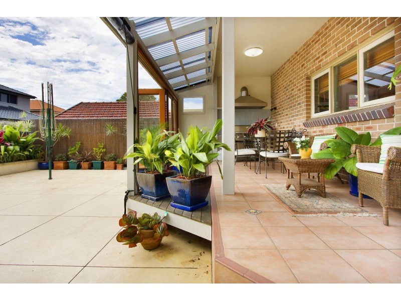 8  Duke Avenue, Rodd Point NSW 2046