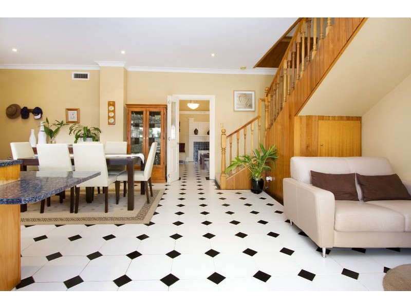 8  Duke Avenue, Rodd Point NSW 2046