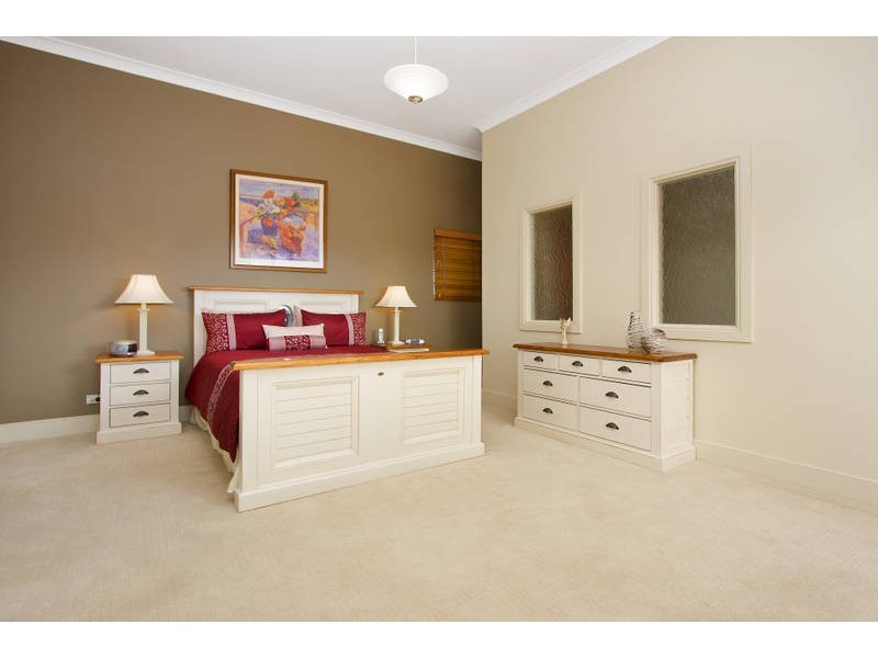 8  Duke Avenue, Rodd Point NSW 2046