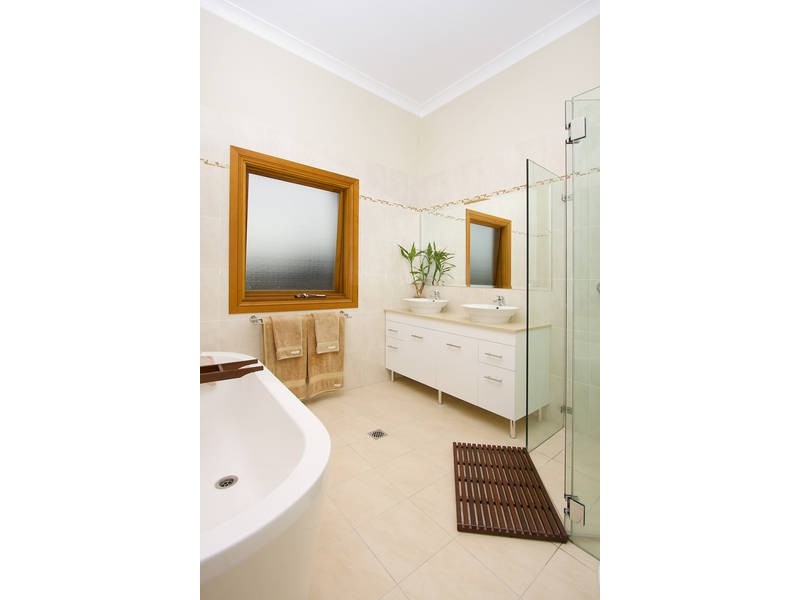 8  Duke Avenue, Rodd Point NSW 2046