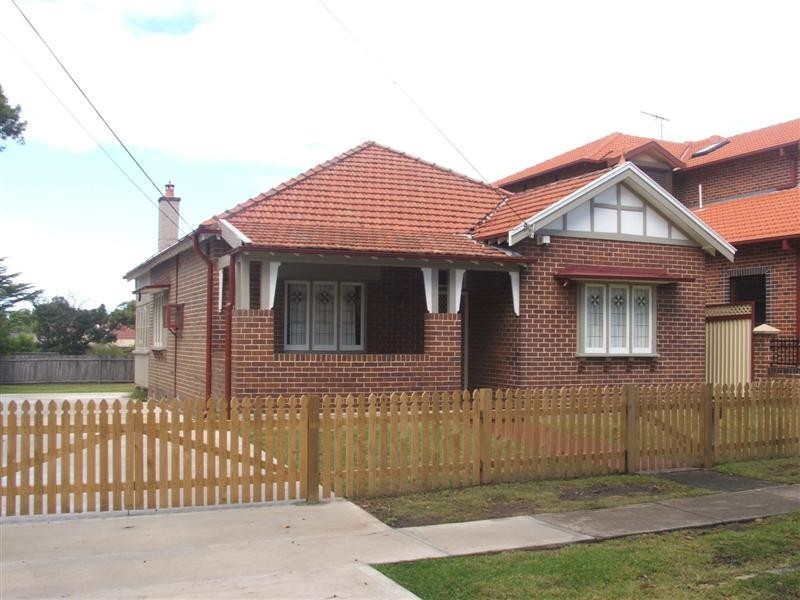 110  Links Ave, Concord NSW 2137
