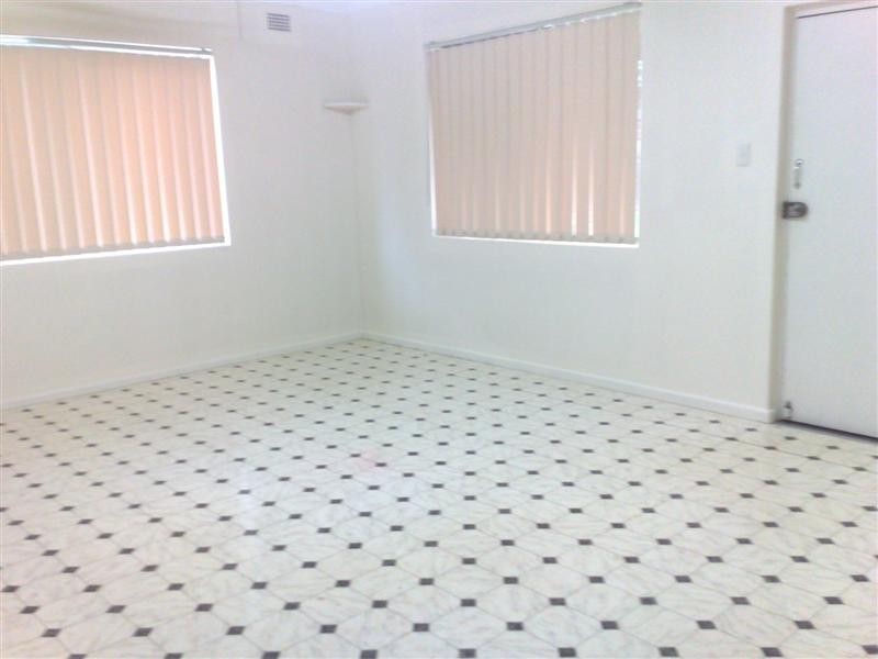 15  Kitchener Ave, Cabarita NSW 2137