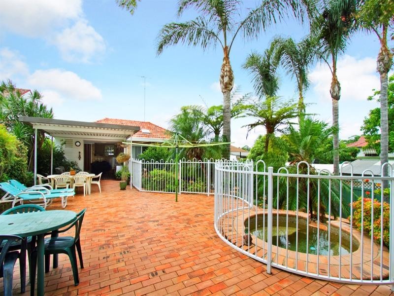 13  Barjadda Avenue, Sylvania NSW 2224