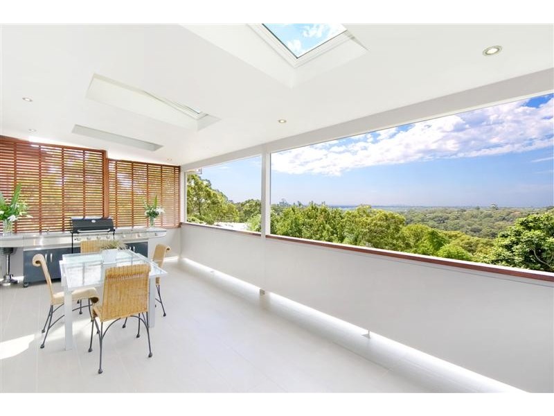 2 Bridgeview Road, Yarrawarrah NSW 2233