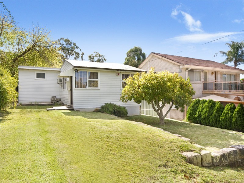 3 Loretta Avenue, Como NSW 2226