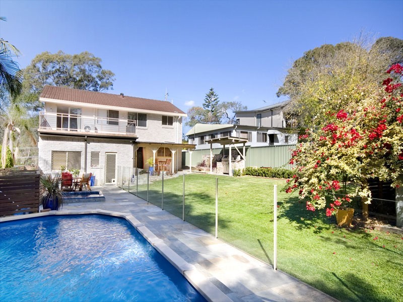 1 Loretta Avenue, Como NSW 2226