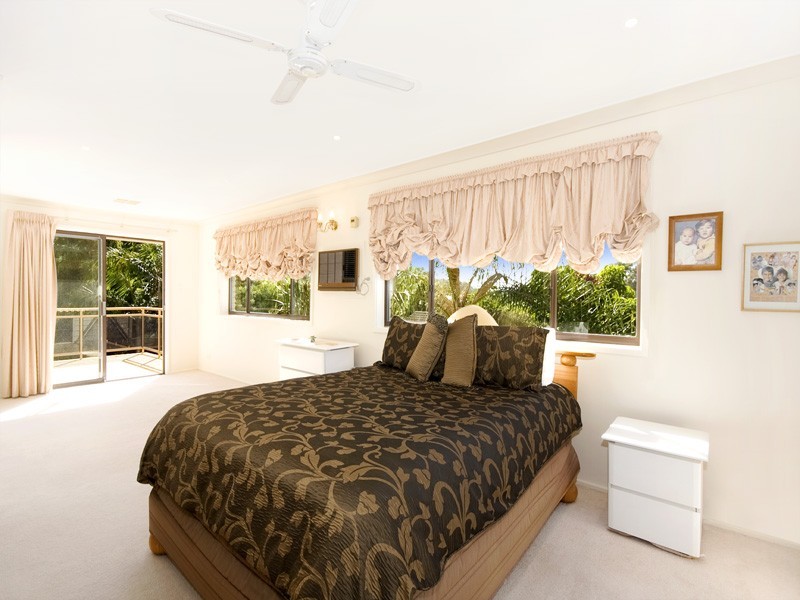 1 Loretta Avenue, Como NSW 2226