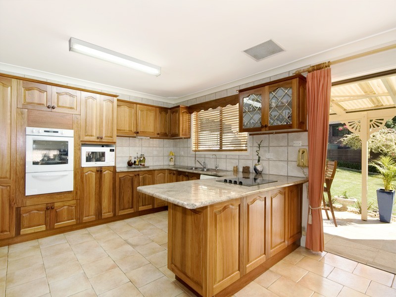 1 Loretta Avenue, Como NSW 2226