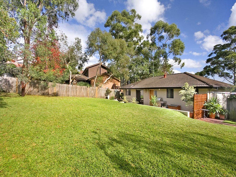 4 Glenora Road, Yarrawarrah NSW 2233