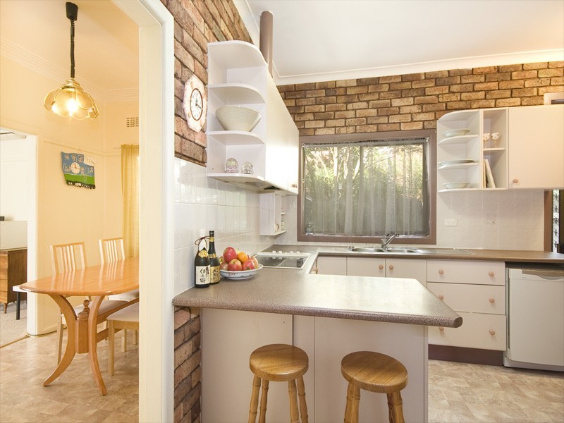 15 Oakwood Street, Sutherland NSW 2232