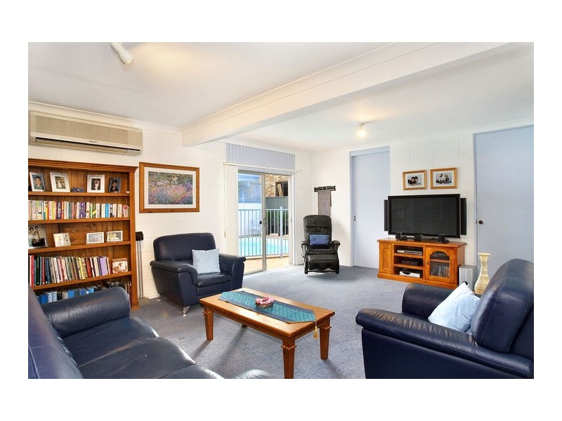 42 LEICHHARDT CRESCENT, Sylvania NSW 2224