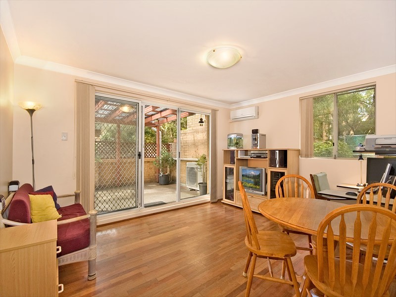 8/4-6 Railway Crescent, Jannali NSW 2226