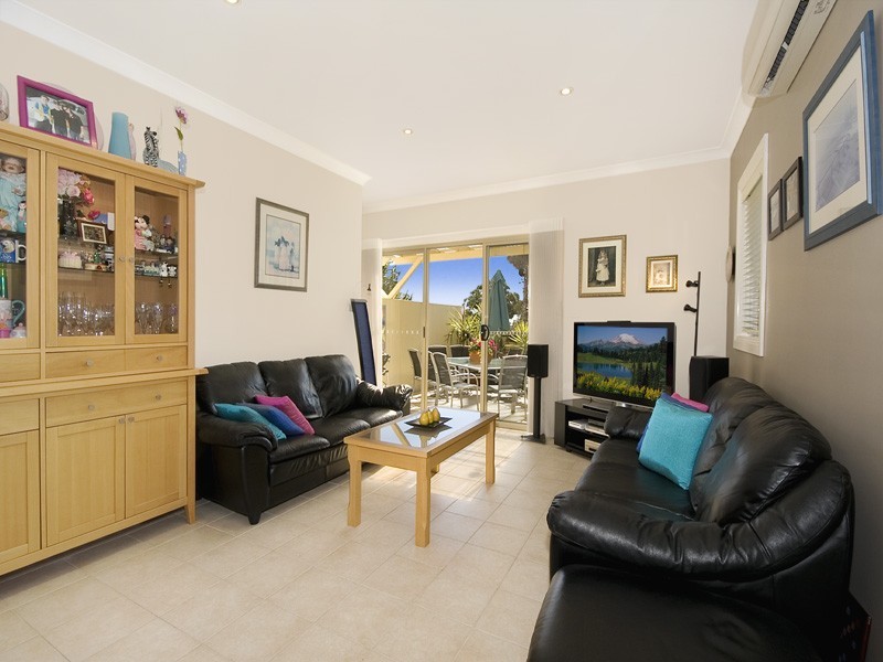 2/11-13  Wollun Street, Como NSW 2226