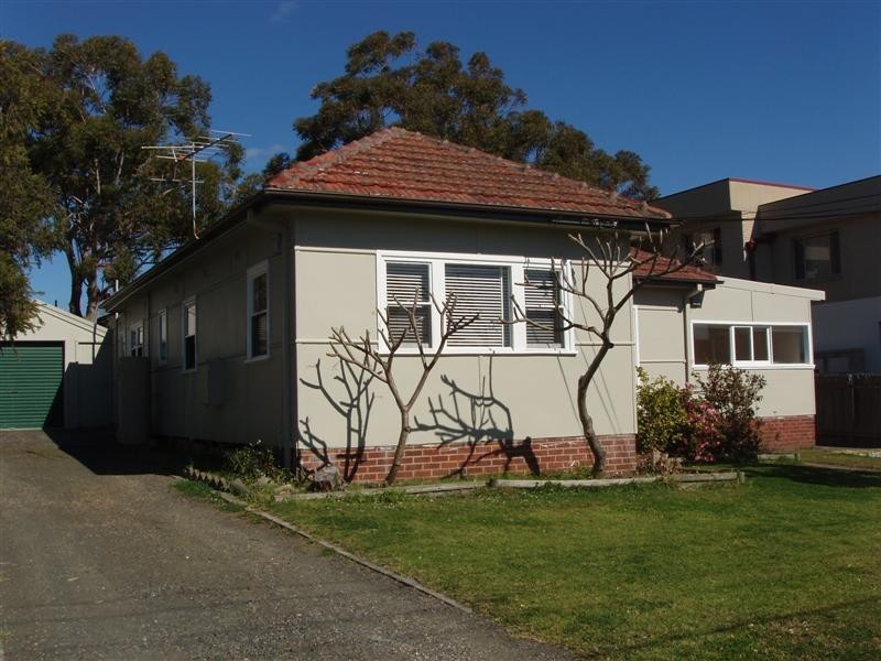 10 WHITE STREET, Jannali NSW 2226