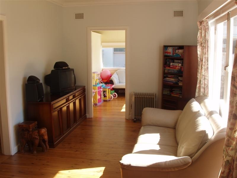 10 WHITE STREET, Jannali NSW 2226