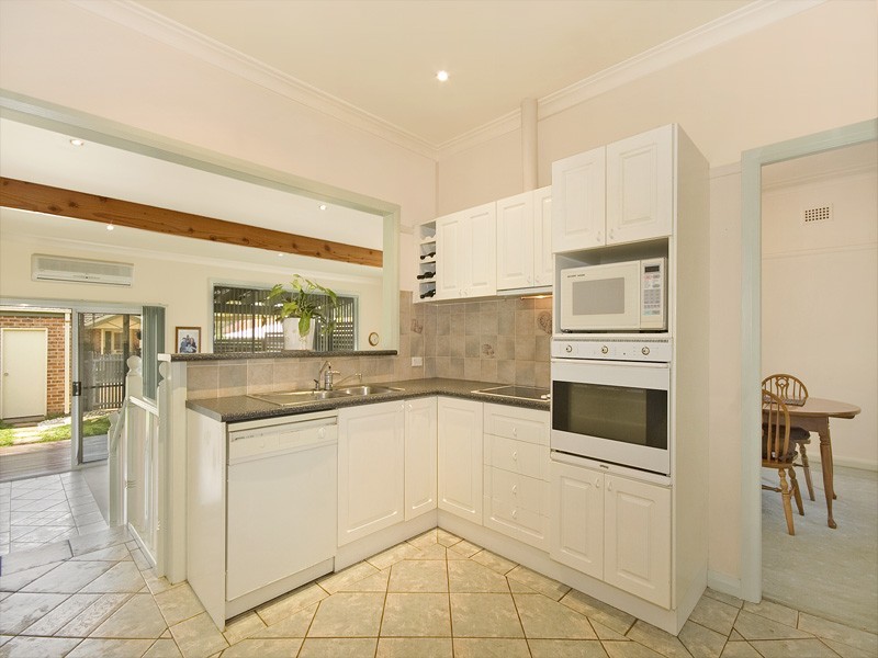 31  Kenneth Avenue, Kirrawee NSW 2232