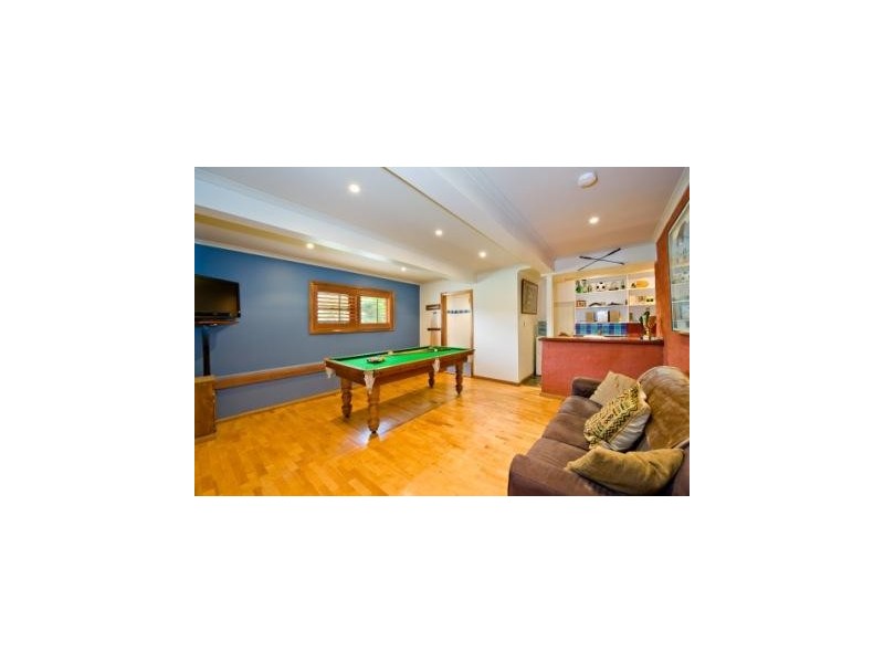 32 Stirling Avenue, Kirrawee NSW 2232